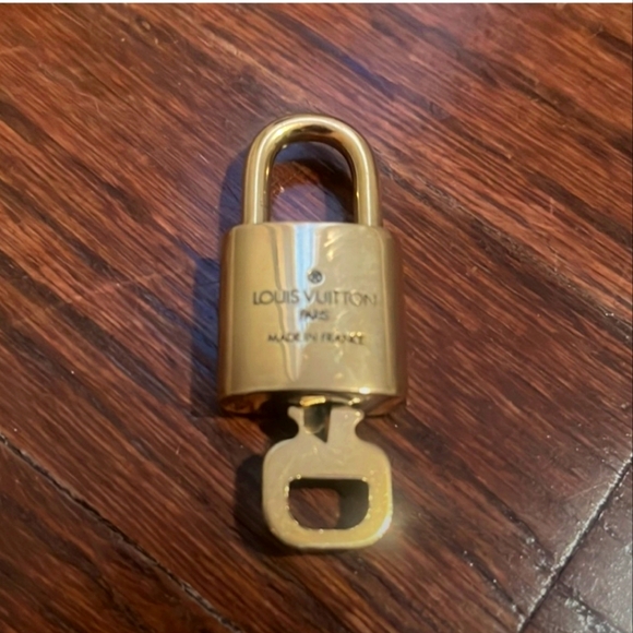 LV Lock and Key - Picture 2 of 3
